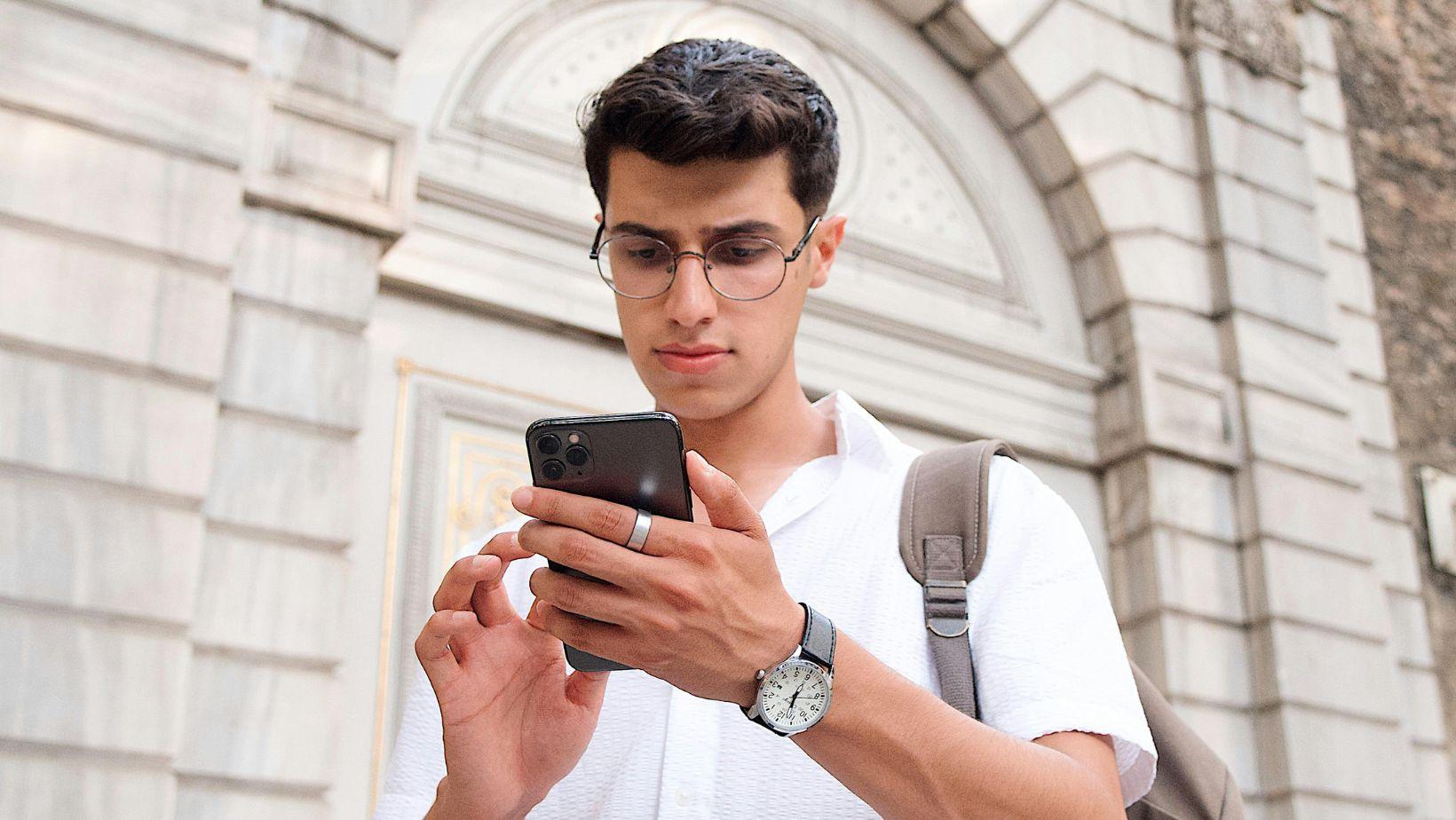 tech upgrades savings, trade in old devices, device trade in deals, electronics upgrade discounts, smartphone trade in offers, laptop upgrade discounts, best device trade in programs, save on tech upgrades, electronics trade in tips, affordable device upgrades